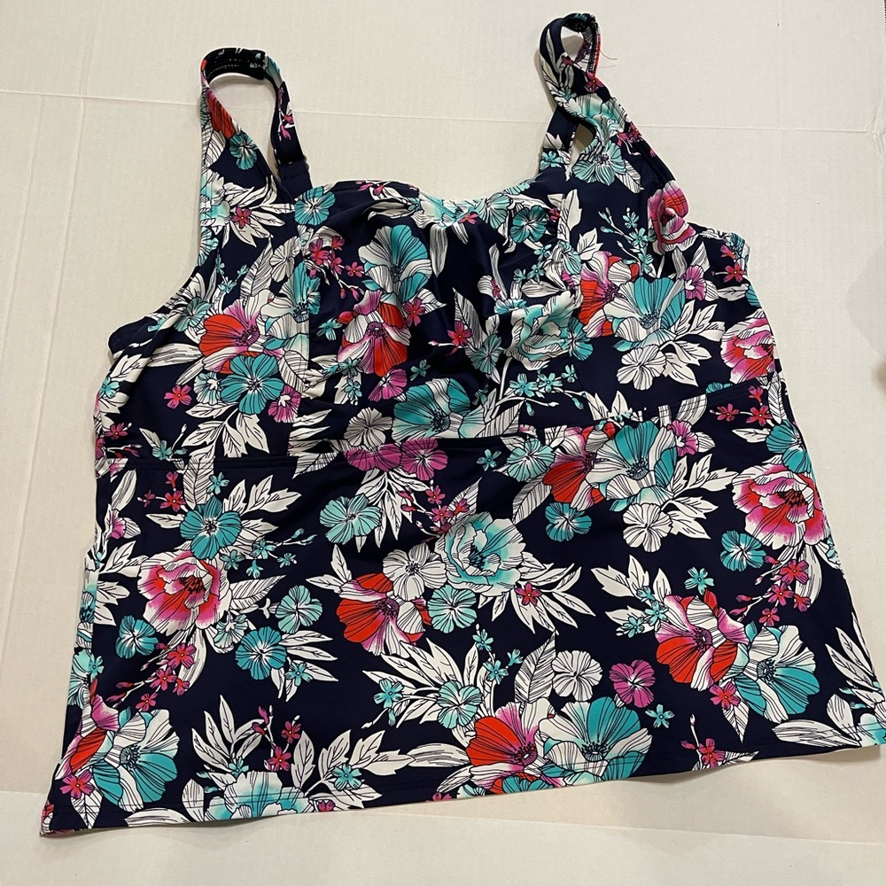 NWOT LANDS END SWIM TOP 20W